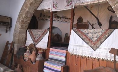 Коскину традиционный греческий дом