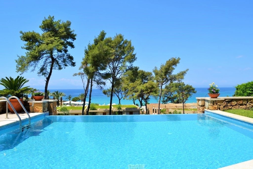 Rental of a family-friendly villa in Greece